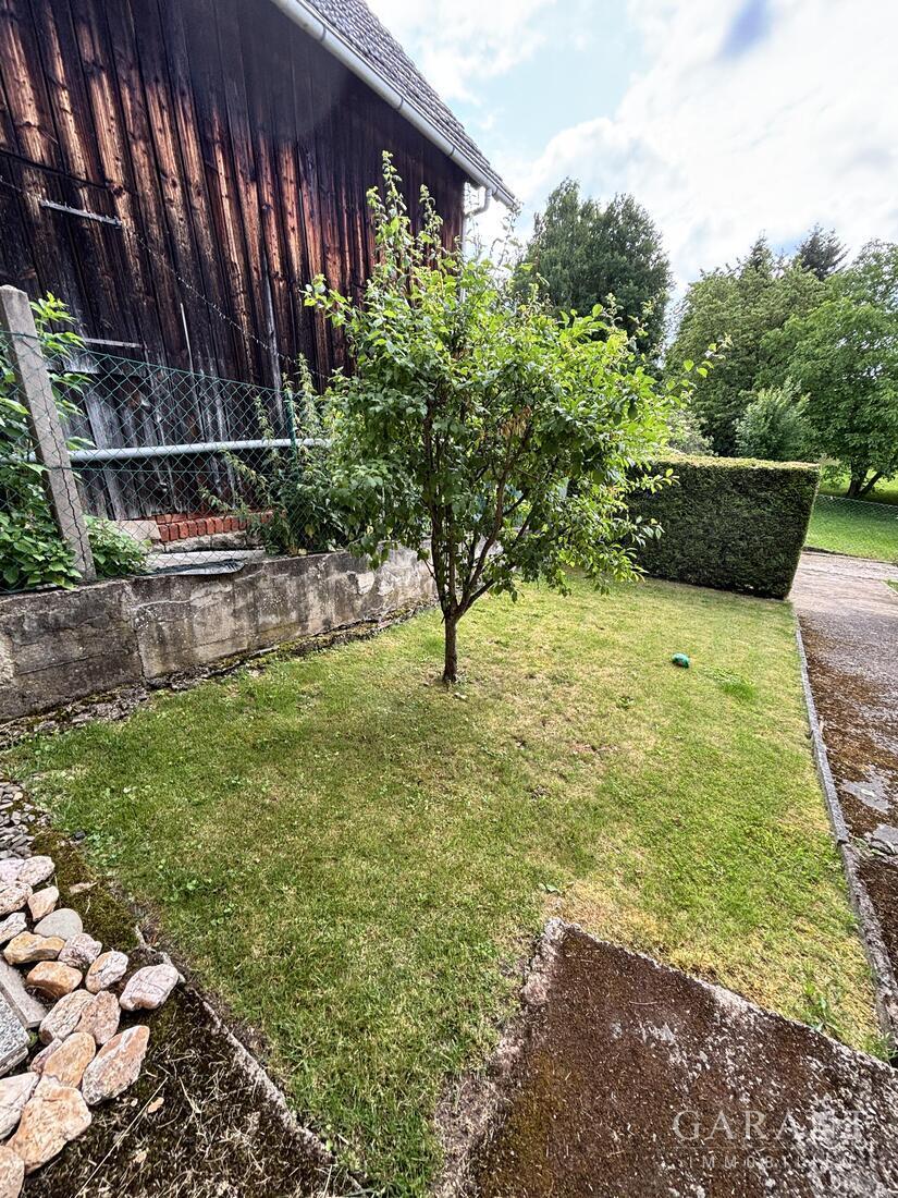 Charmantes Zweifamilienhaus in ruhiger Lage im Ortsteil Rothenhof bei Rödental – 96472 Rödental, 96472 Rödental – Vorschaubild 2
