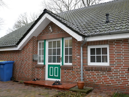 Ländlich gelegene 3 Zimmer Wohnung im Erdgeschoss mit Garten und Carport