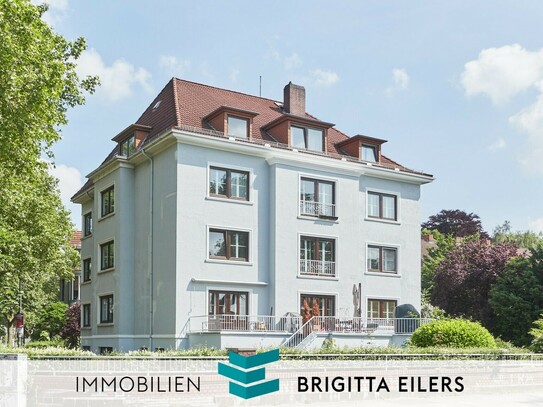 Stilvolle, frisch gestrichene 3-Zimmer-Wohnung mit Altbaucharme und großer Terrasse direkt am Osterdeich!