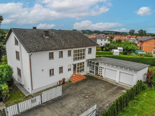 Mehrgenerationenhaus: Zweifamilienhaus in Loiching