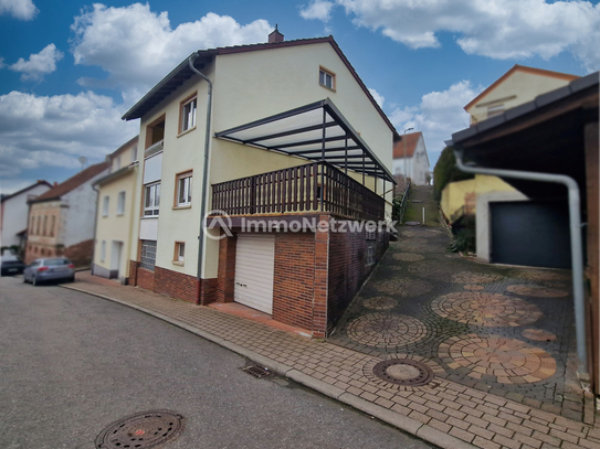 geräumiges Einfamilienhaus mit Gestaltungspotential in zentraler Lage in Brücken