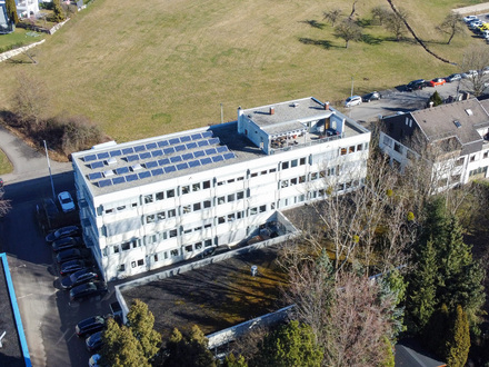 Bürogebäude * Teilflächen als Produktion möglich * Aufzug * Ruhige Lage *