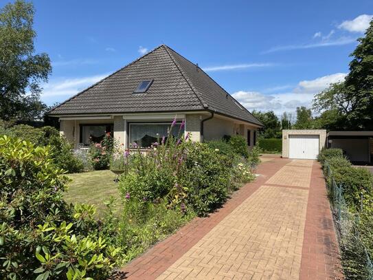 Gepflegter Bungalow mit Ausbaureserve und Garage auf wunderschönem Grundstück in Toplage in Oberneuland.