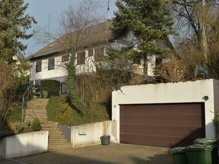 Großzügiges Einfamilienhaus mit Doppelgarage