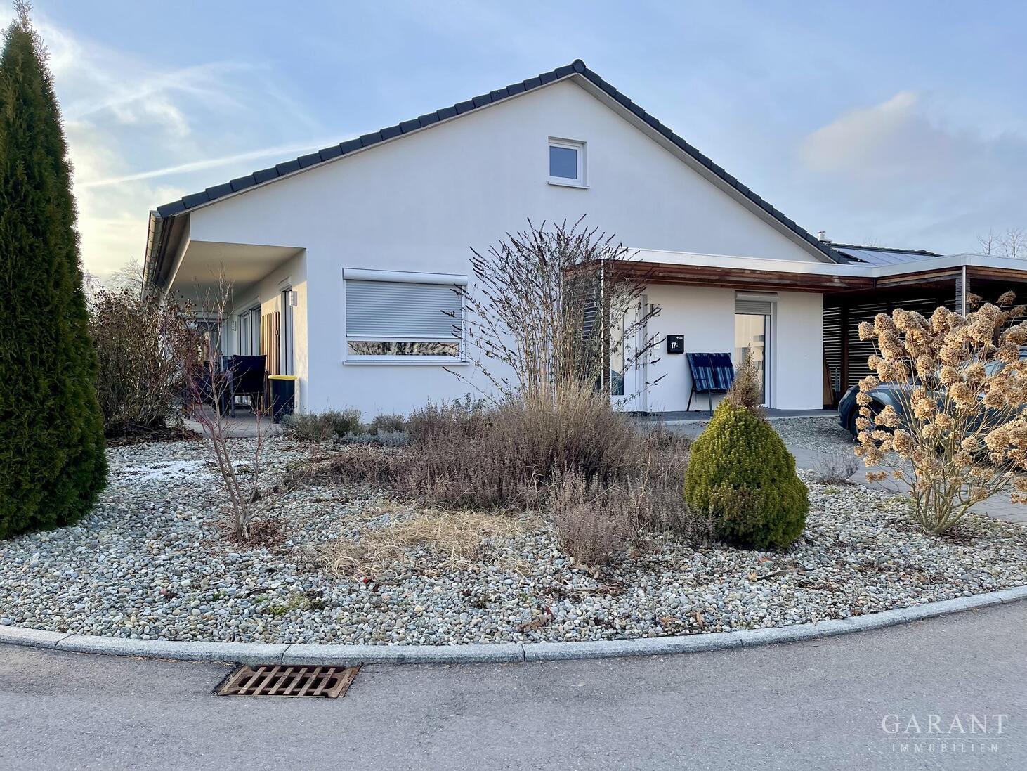 Attraktives Domizil auf einer Ebene mit Garten und Carport! – 88356 Ostrach, 88356 Ostrach – Vorschaubild 2