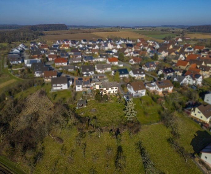 Immobilie in Gundelsheim - Haus mit Weitblick und Entwicklungspotenzial in Gundelsheim-Bachenau - Bild 0