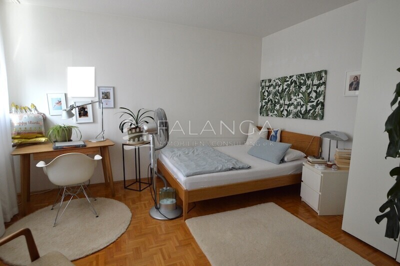 FALANGA IMMOBILIEN-Begehrter großer Bungalow in prima Zustand und top Grünlage in Mörfelden-Walldorf – 64546 Mörfelden-Walldorf / Walldorf, 64546 Mörfelden-Walldorf / Walldorf – Vorschaubild 12