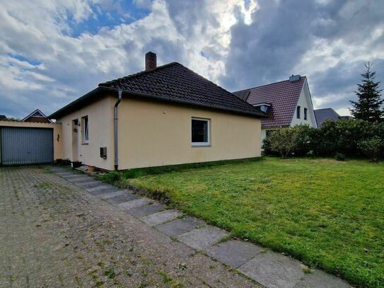 Kompaktes Wohnhaus auf großem Grundstück in Rastede / Wahnbek