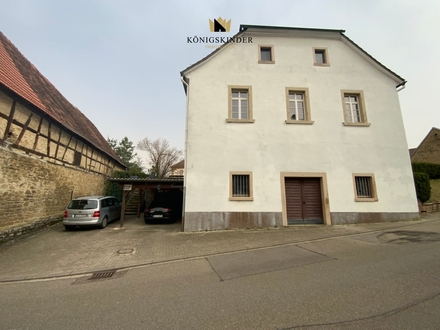 Großzügiges teilsaniertes Haus inklusive Baugrundstück in ruhiger Lage in Flehingen
