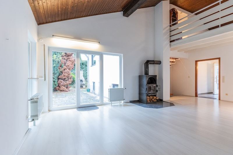 Jung & Kern Immobilien - Freistehendes Einfamilienhaus in ruhiger Sackgassenlage – 55270 Jugenheim in Rheinhessen, 55270 Jugenheim in Rheinhessen – Vorschaubild 4
