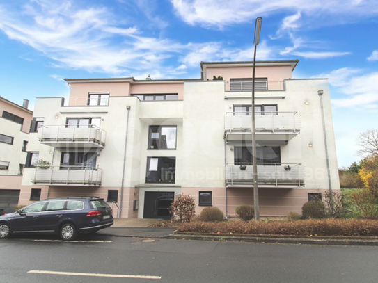 Feine Wohnung mit Balkon oberhalb des Mains