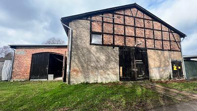 GROßE FLÄCHE MIT VIELEN NUTZUNGSMÖGLICHKEITEN