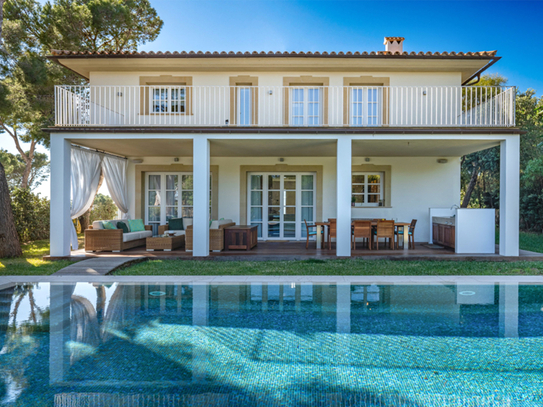 Elegante Villa mit Pool in Costa D'en Blanes