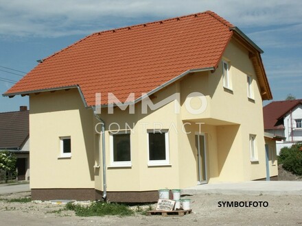 Neubau Einfamilienhaus auf großzügigem Grundstück mit Doppelgarage