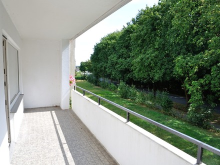 WG-geeignete Wohnung im 1.OG mit Balkon in Bielefeld - Großdornberg