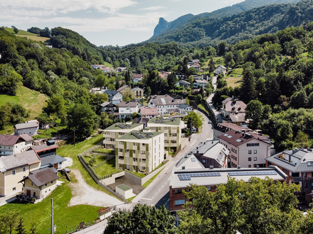 Gut geschnittene 2-Zi.-Wohnung mit 65 m² Garten und Sonnenterrasse