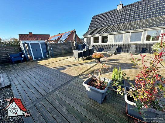 Friesoythe-Barkentange: Moderne Oberwohnung mit großer Dachterrasse!