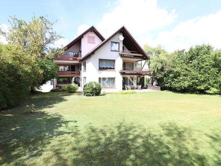 Großzügiges Zweifamilienhaus