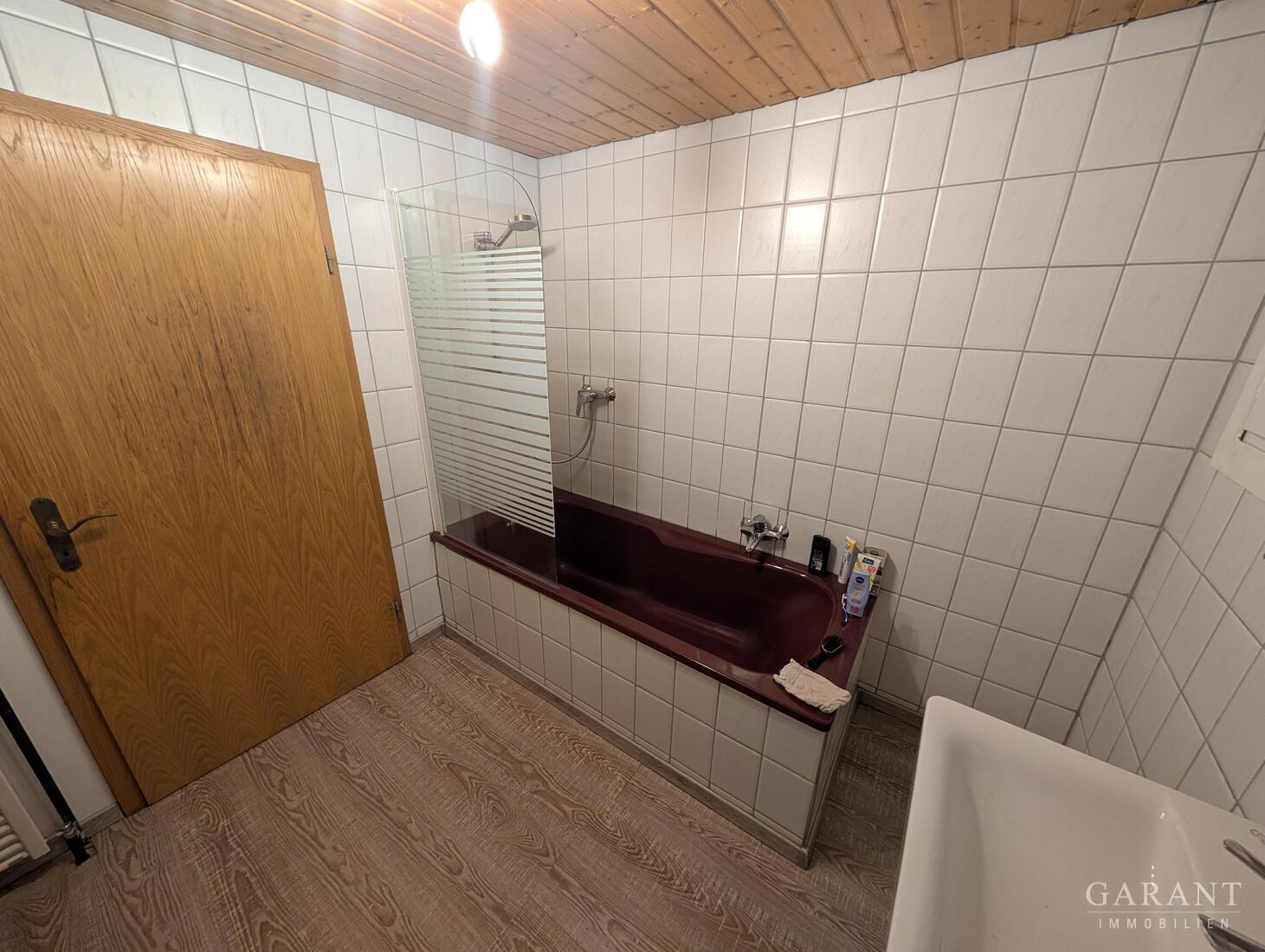 Weit draußen in Alleinlage! Schönes Einfamilienhaus in der Ursprünglichkeit der Natur von Gütenbach. – 78148 Gütenbach, 78148 Gütenbach – Vorschaubild 13
