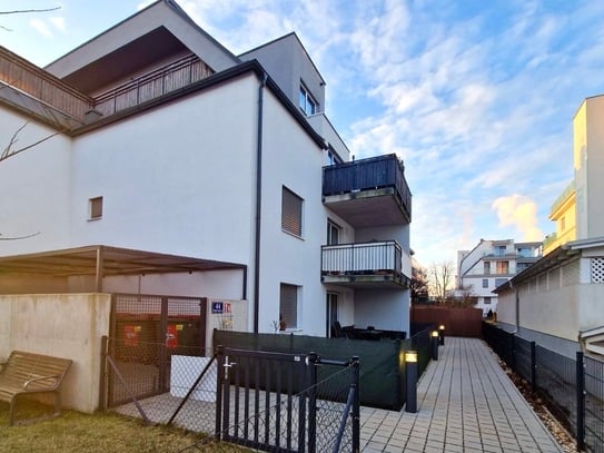 Einziehen und wohlfühlen: 2 Zimmer und sonniger Balkon