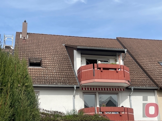 Charmante 2-ZKB-DG-Wohnung mit 2 Balkonen und Garage im 3-Fam.-Haus in bester Feldrandlage