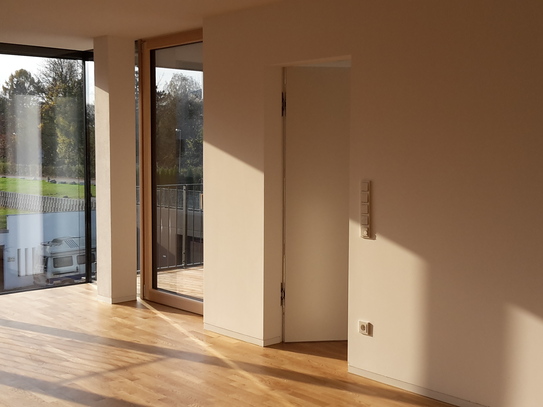 Simbach am Inn: Großzügige Zwei-Zimmer-Wohnung (75 m²) in modernem Mehrfamilienhaus zu vermieten (inkl. Einbauküche)