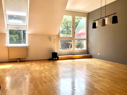 SCHÖNE 2-ZIMMER DG-WOHNUNG