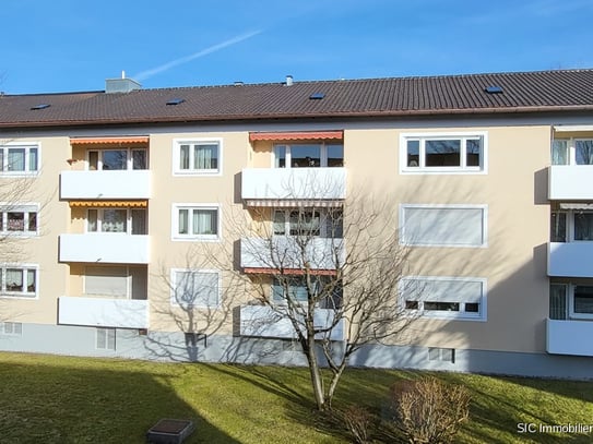 Selbst einziehen oder vermieten! Gut geschnittene 2 Zi.-Wohnung mit Westbalkon Nähe Klinikum!