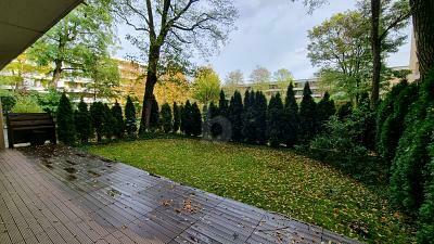 EIGENER GARTEN MIT GROßER TERRASSE