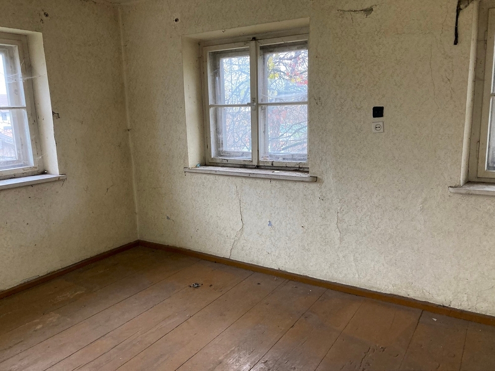 Bereit für neue Ideen! Leerstehendes Bauernhaus auf großzügigem Grundstück – 83301 Traunreut, 83301 Traunreut – Vorschaubild 16