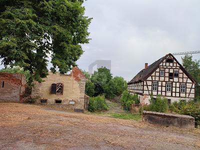 BAUGRUNDSTÜCK ODER RESTAURATIONSOBJEKT