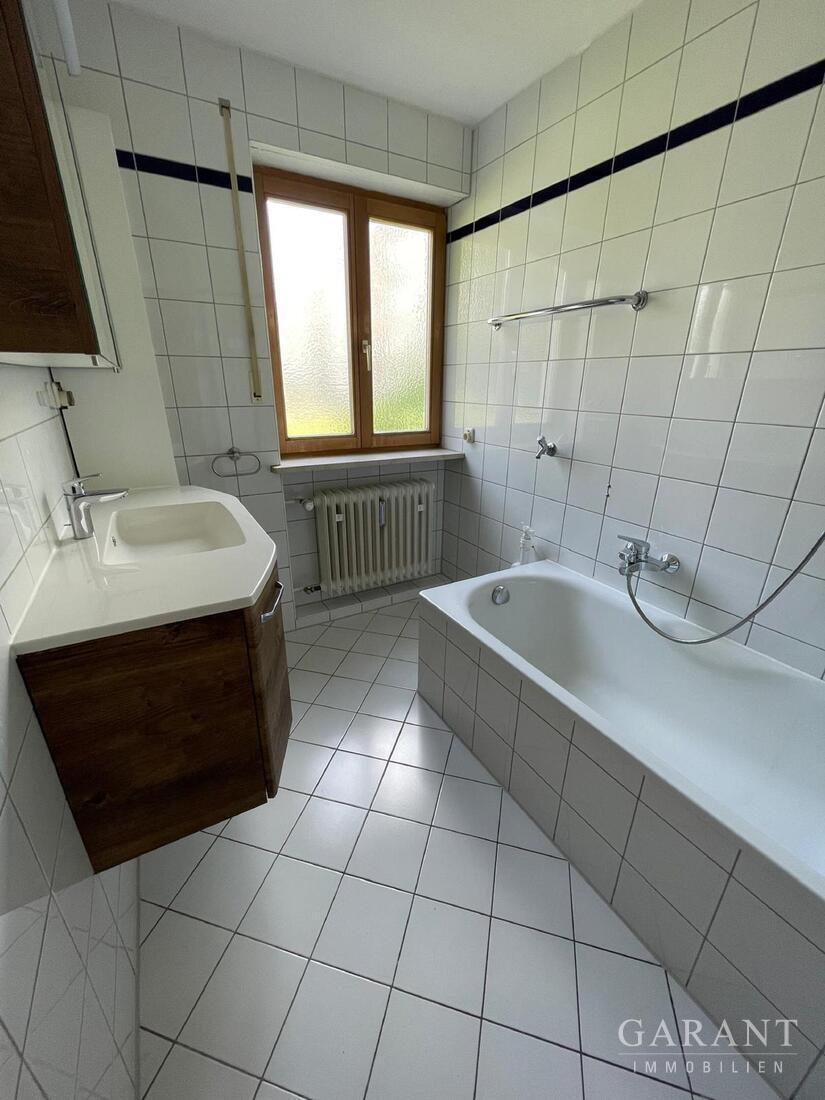 Vielseitiges Dreifamilienhaus in begehrter Lage von Raubling - alle Wohneinheiten frei! – 83064 Raubling, 83064 Raubling – Vorschaubild 12