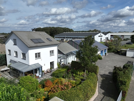 Gewerbehalle mit ca. 305 m² plus Wohnimmobilie. Bürohaus mit ca. 150 m² in Drensteinfurt