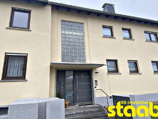 ***2-ZIMMERWOHNUNG MIT ÜBERDACHTEM BALKON, GARAGE UND SANIERTEM TAGESLICHTBAD IN HAIBACH***