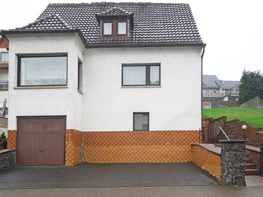 Schönes Einfamilienhaus mit Terrasse und Wintergarten!