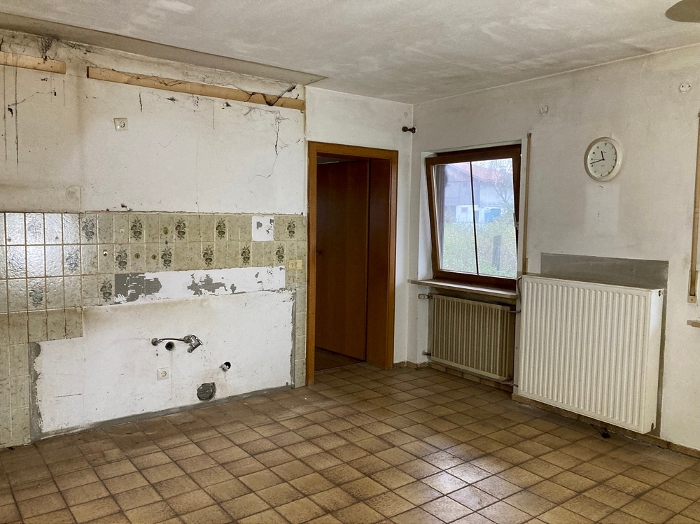 Bereit für neue Ideen! Leerstehendes Bauernhaus auf großzügigem Grundstück – 83301 Traunreut, 83301 Traunreut – Vorschaubild 6