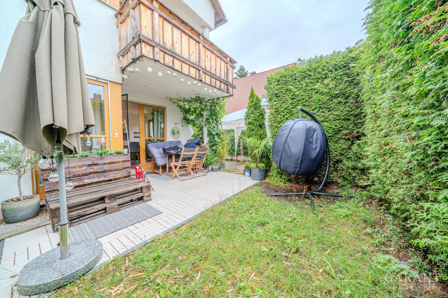 Maisonette-Wohnung mit großen Garten und Einzelgarage - Wohnen auf zwei Ebenen in ruhiger Lage