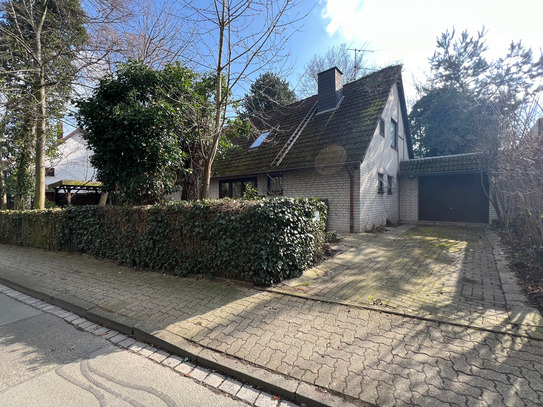 Idyllisches 1-Familienhaus mit tollem Grundstück, Garage, Carport und WOW-Effekt in Schöningen