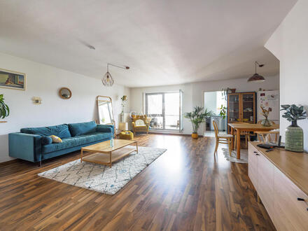 *Helle, moderne Maisonette-Wohnung mit Balkon & Stellplatz in Offenhausen!*