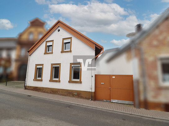 Altbau-Charme mit idyllischem Garten und Scheune - Viel Raum für Ihre Ideen!