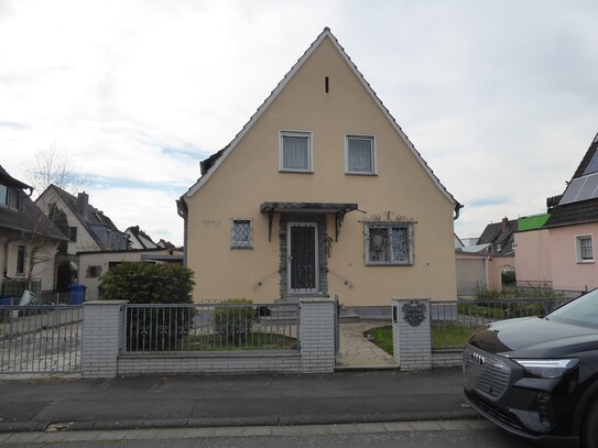 1-2 Familienwohnhaus mit Garage