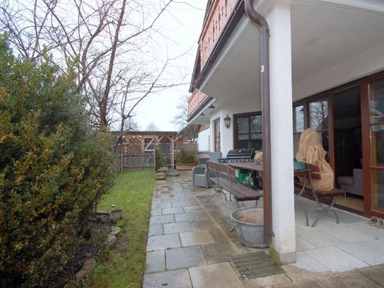 Sehr schöne 3 Zimmer-Erdgeschosswohnung mit Garten