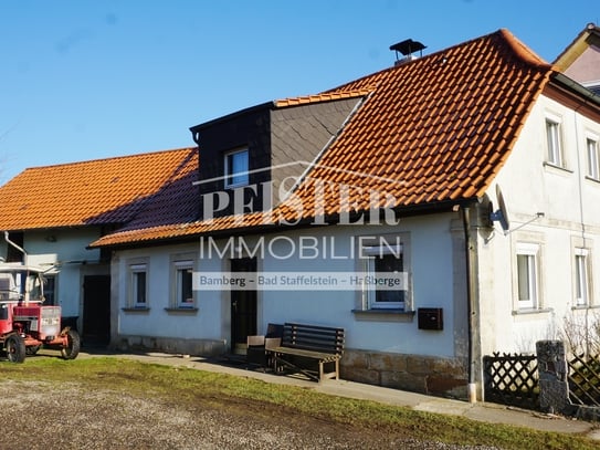 Sanierungsbedürftiges Bauernhaus mit Nebengebäude und kleinem Garten in Sassendorf