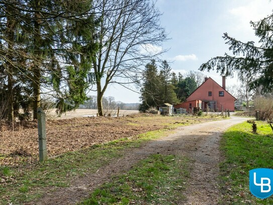 Ehemaliges Bahnhofshaus mit Potential in Feldrandlage