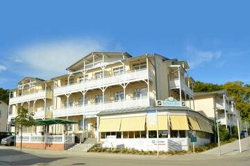 Charmentes Ostseehotel in Bäderarchitektur auf Rügen