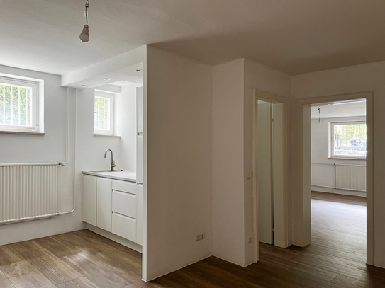 4 Räume/offene Küche/sep. WC, Souterrain mit Tageslicht/ eigener Zugang, Nutzung: Atelier/Büro u.a