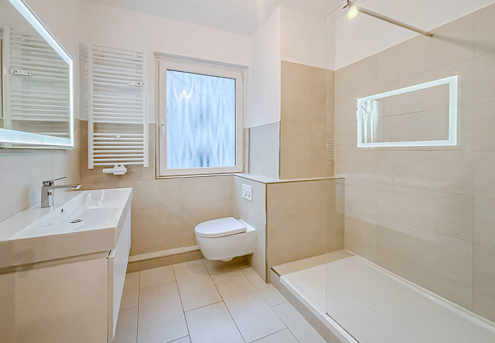 Wunderschöne 4-Zimmer-Hochparterre-Wohnung im Grünen - Foto 3