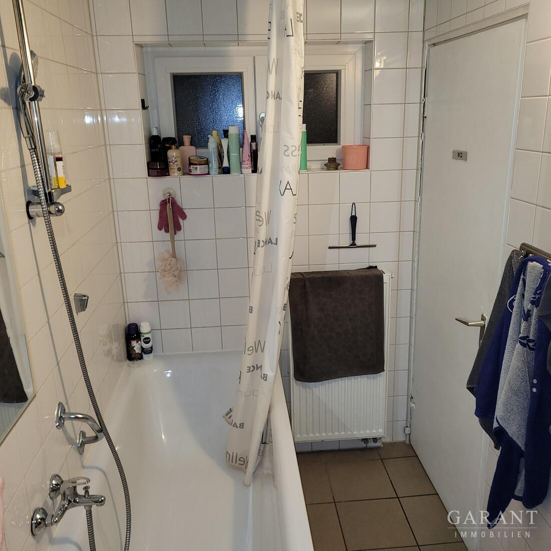 !!! Zwei Häuser auf einem Grundstück in gewachsener Lage von Asperg !!! – 71679 Asperg, 71679 Asperg – Vorschaubild 6
