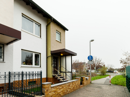 Gepflegtes, älteres Reihenendhaus mit Garage in schöner Lage Nauheims