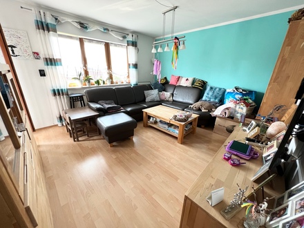 * SEIT 1992 - IMMO-ZAHN * gepflegte 4-Zi.Balkon-Wohnung mit KfZ-STP - Ideal als Kapitalanlage !